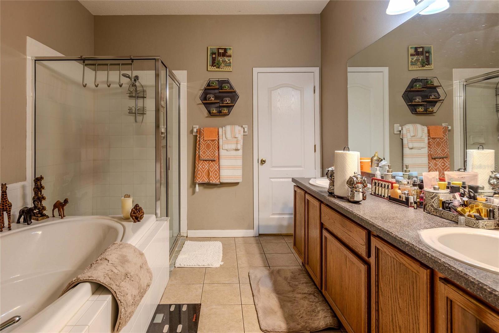 6803 GUILFORD CREST DR — photo 16