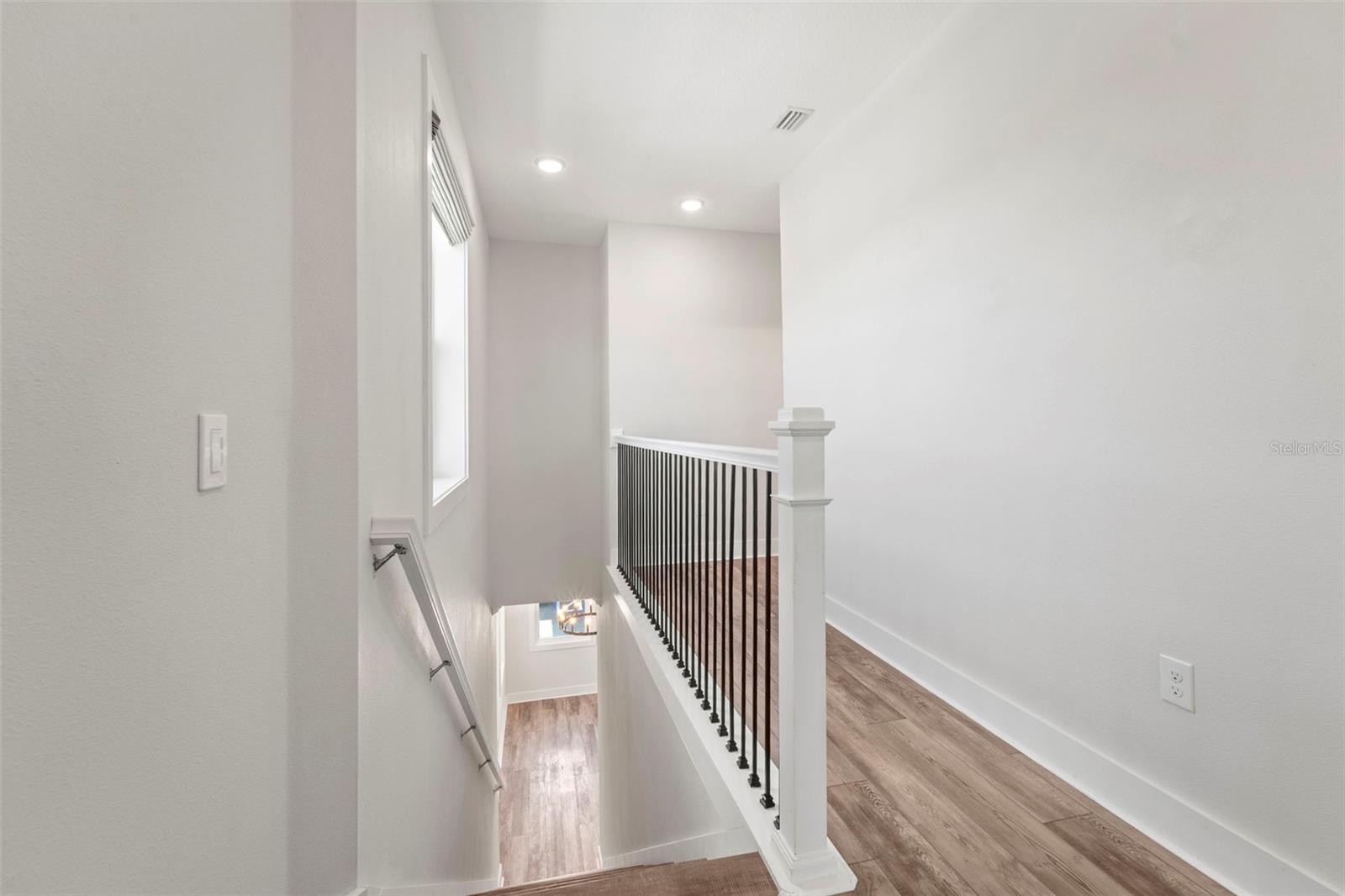 1299 SAVONA DR NE — photo 25