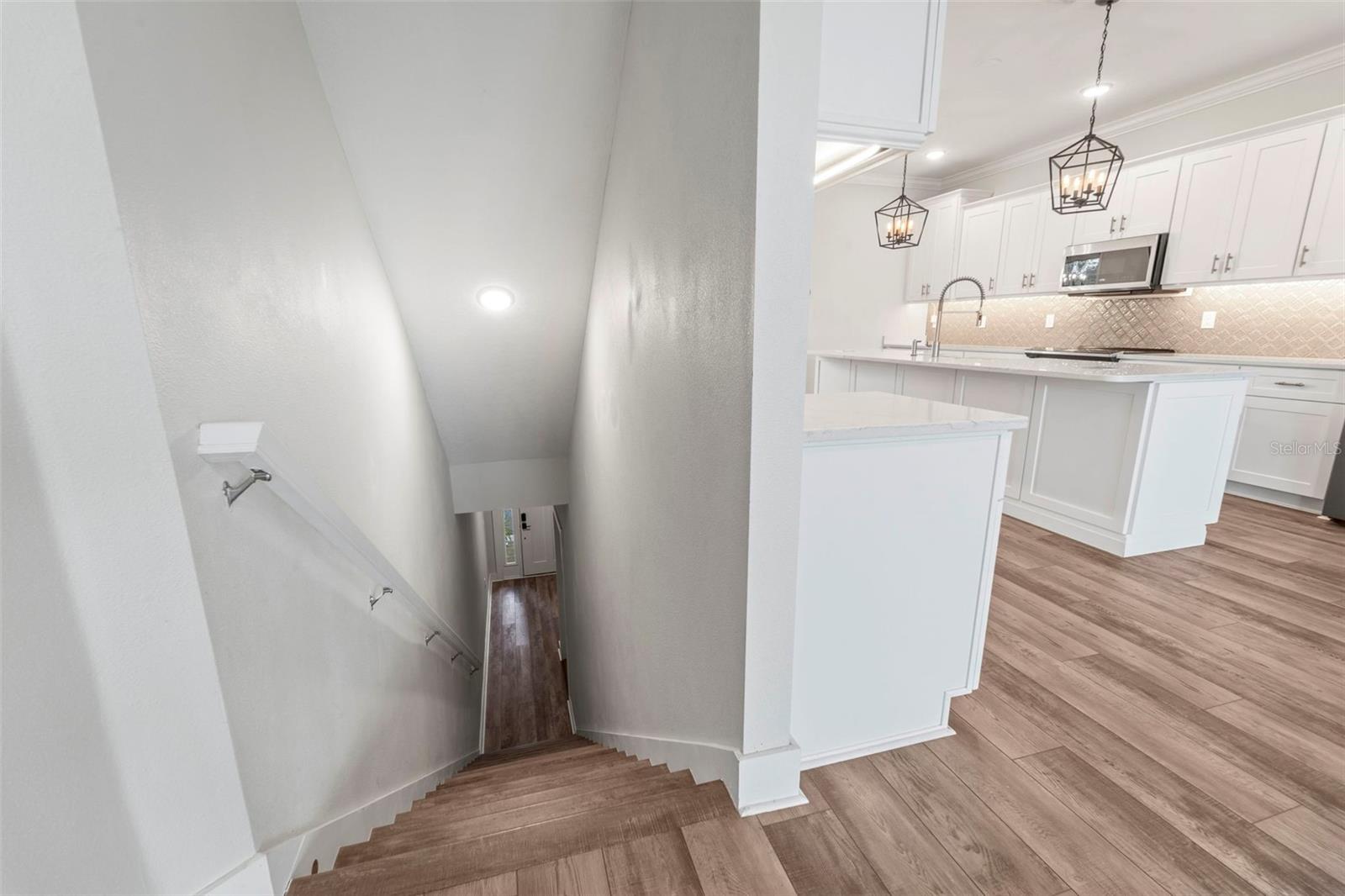 1299 SAVONA DR NE — photo 4