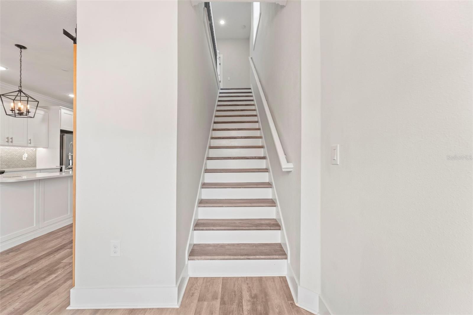 1299 SAVONA DR NE — photo 24