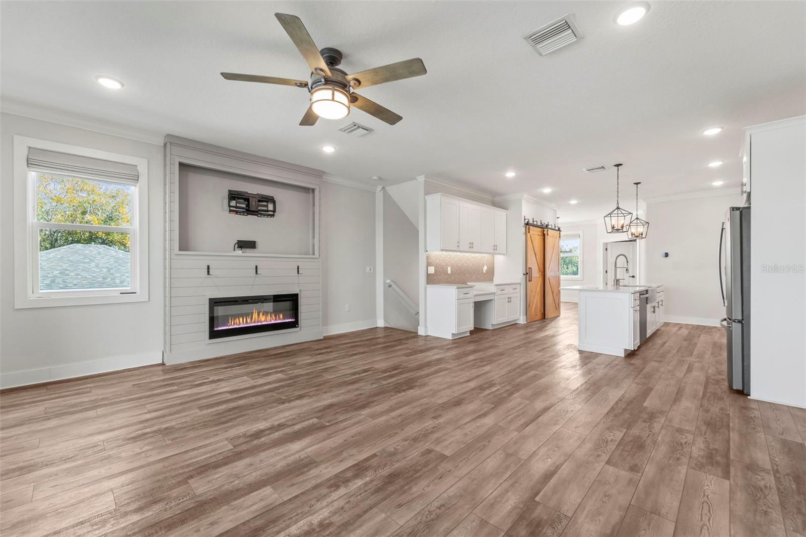 1299 SAVONA DR NE — photo 10
