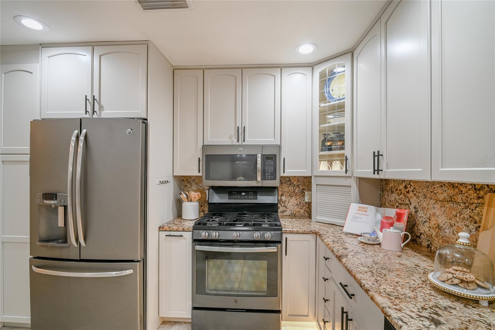 1516 FOX CREEK DR — photo 28