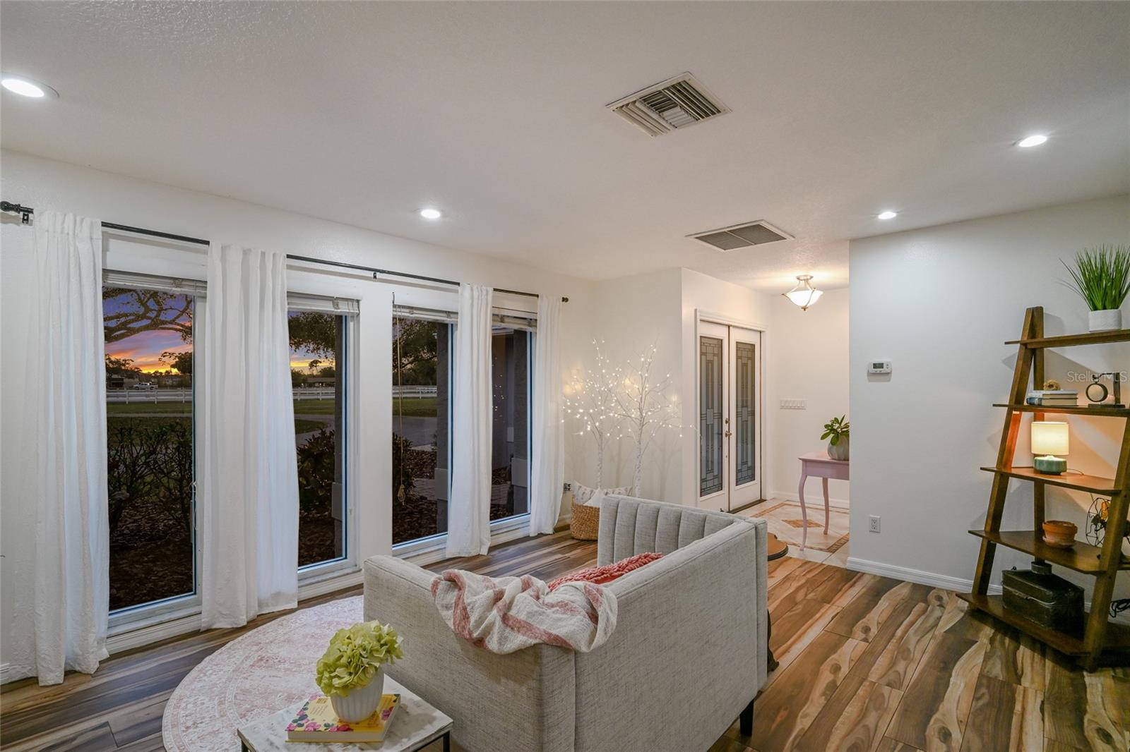 1516 FOX CREEK DR — photo 20