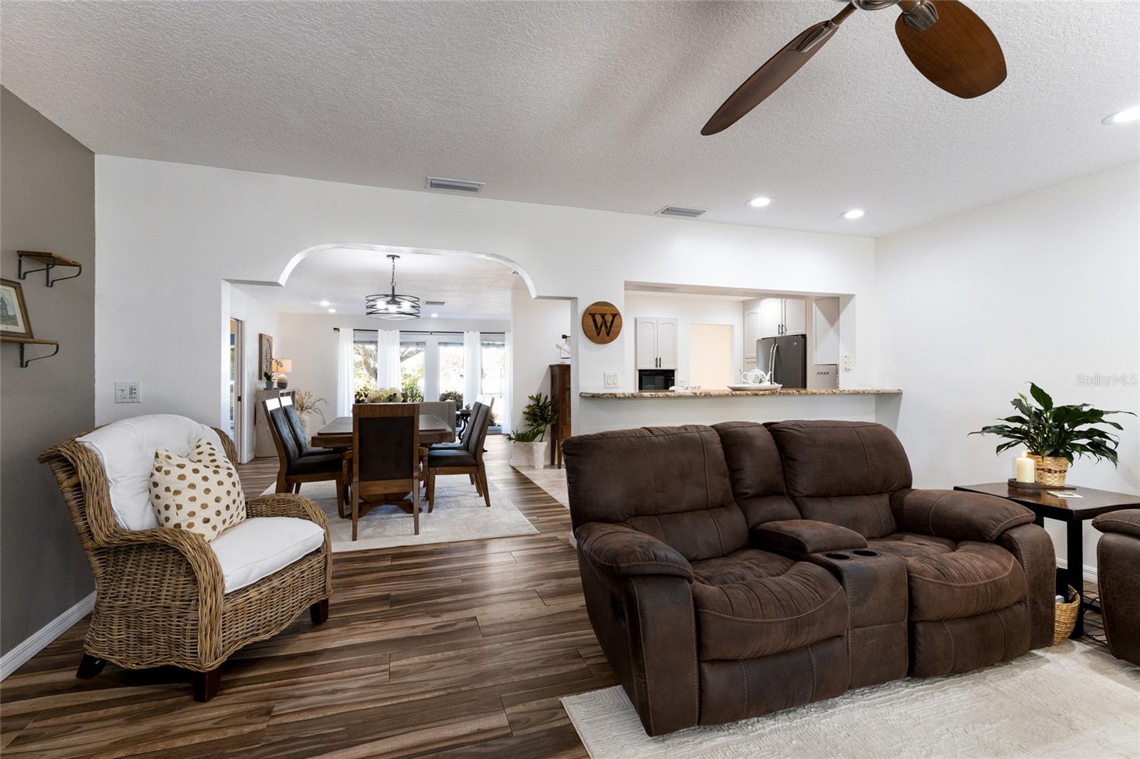 1516 FOX CREEK DR — photo 31