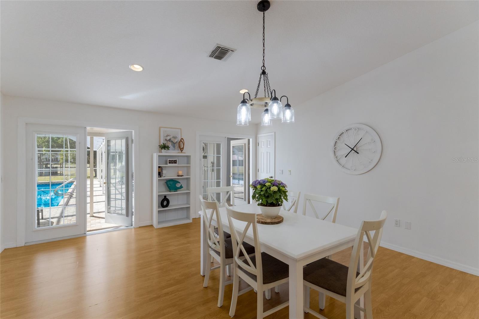 1516 FOX CREEK DR — photo 52