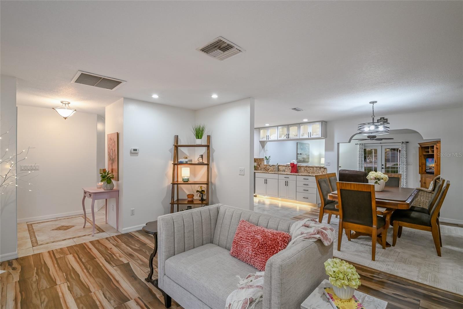 1516 FOX CREEK DR — photo 21