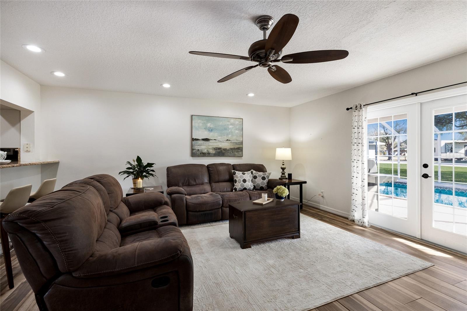 1516 FOX CREEK DR — photo 32