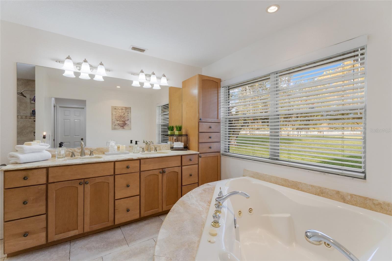 1516 FOX CREEK DR — photo 45
