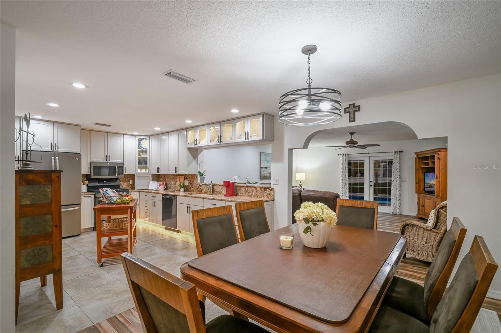 1516 FOX CREEK DR — photo 22