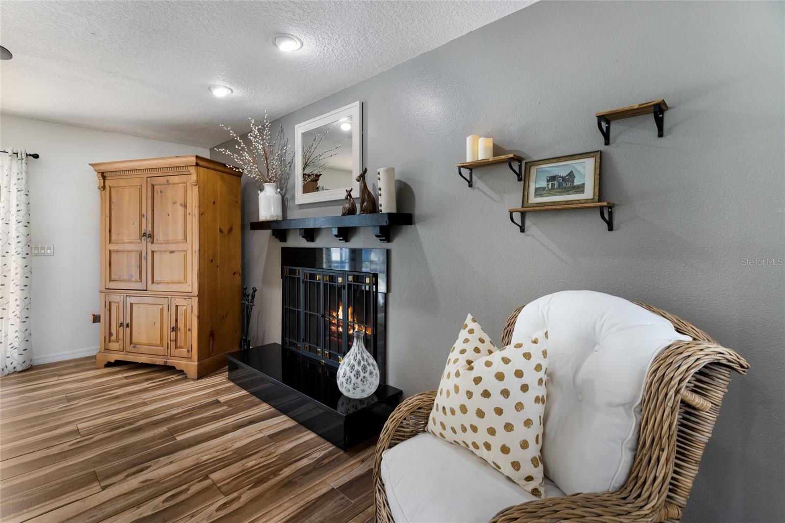1516 FOX CREEK DR — photo 33