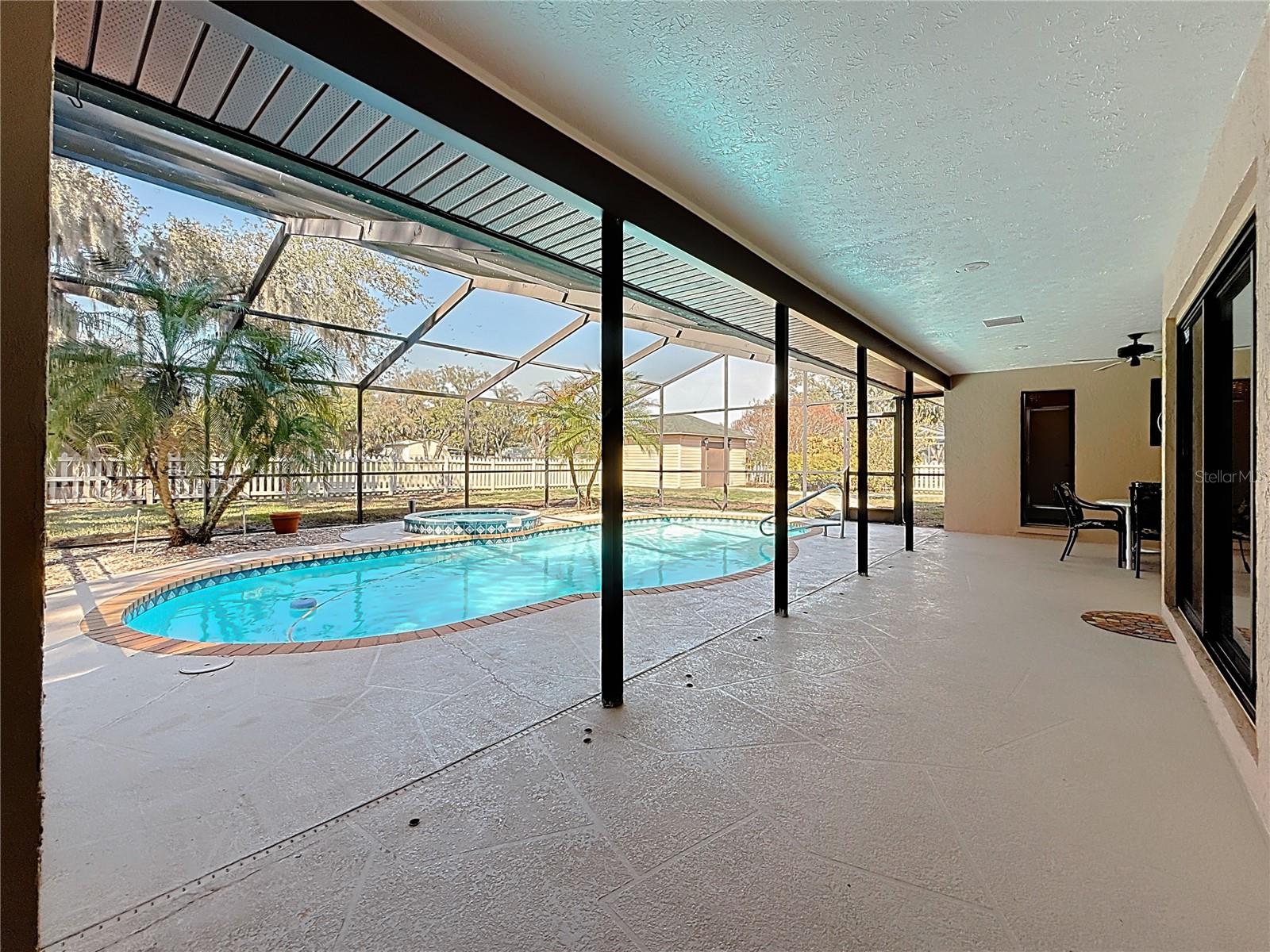 452 SUMMIT CHASE DR — photo 22