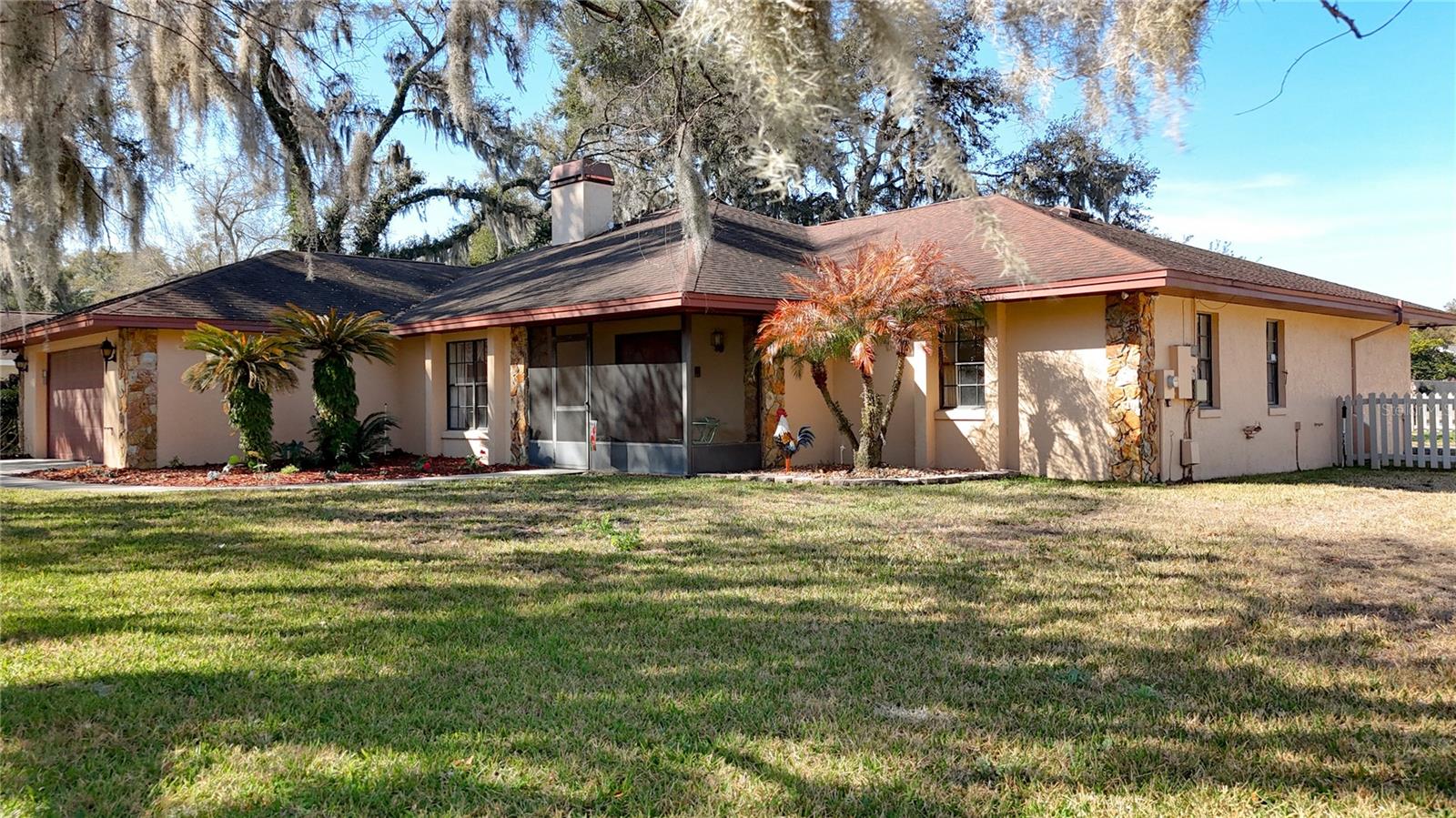 452 SUMMIT CHASE DR — photo 2