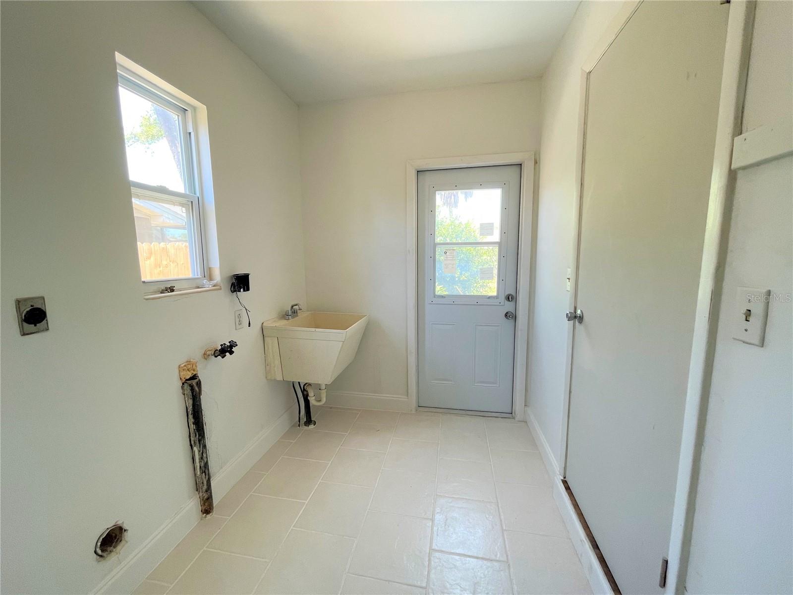 9 JEFF RD — photo 11