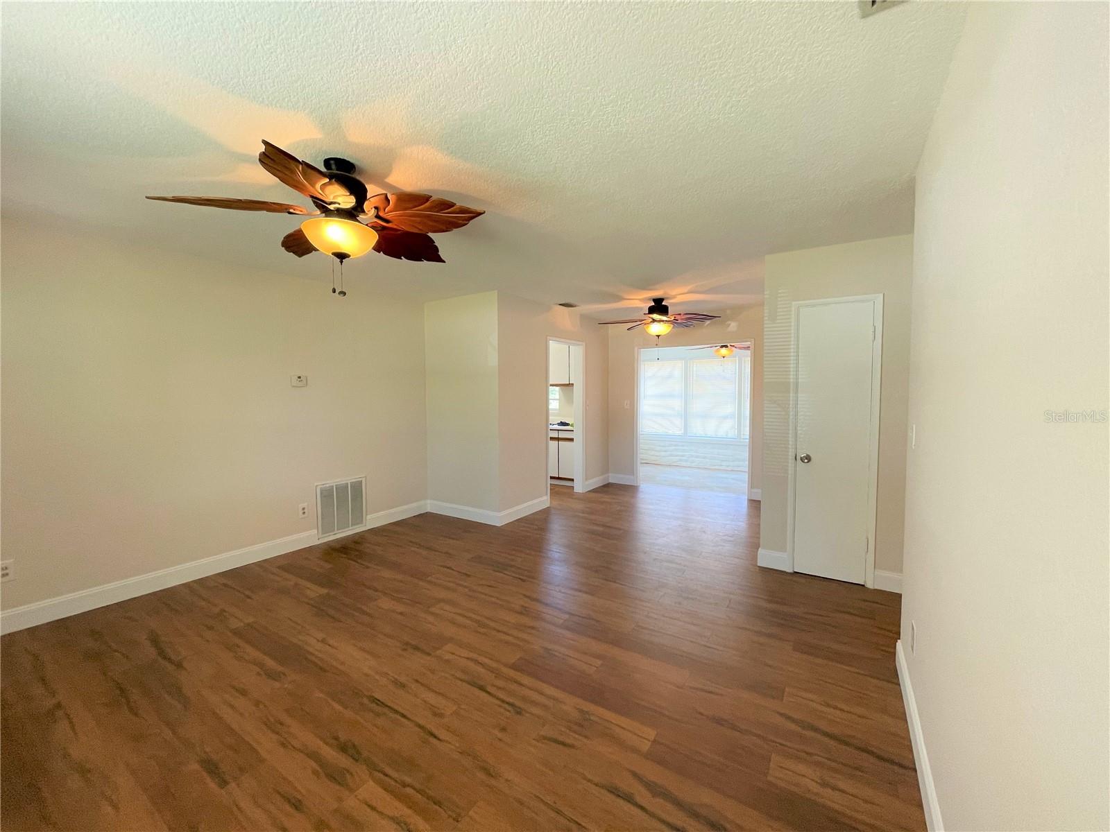 9 JEFF RD — photo 8