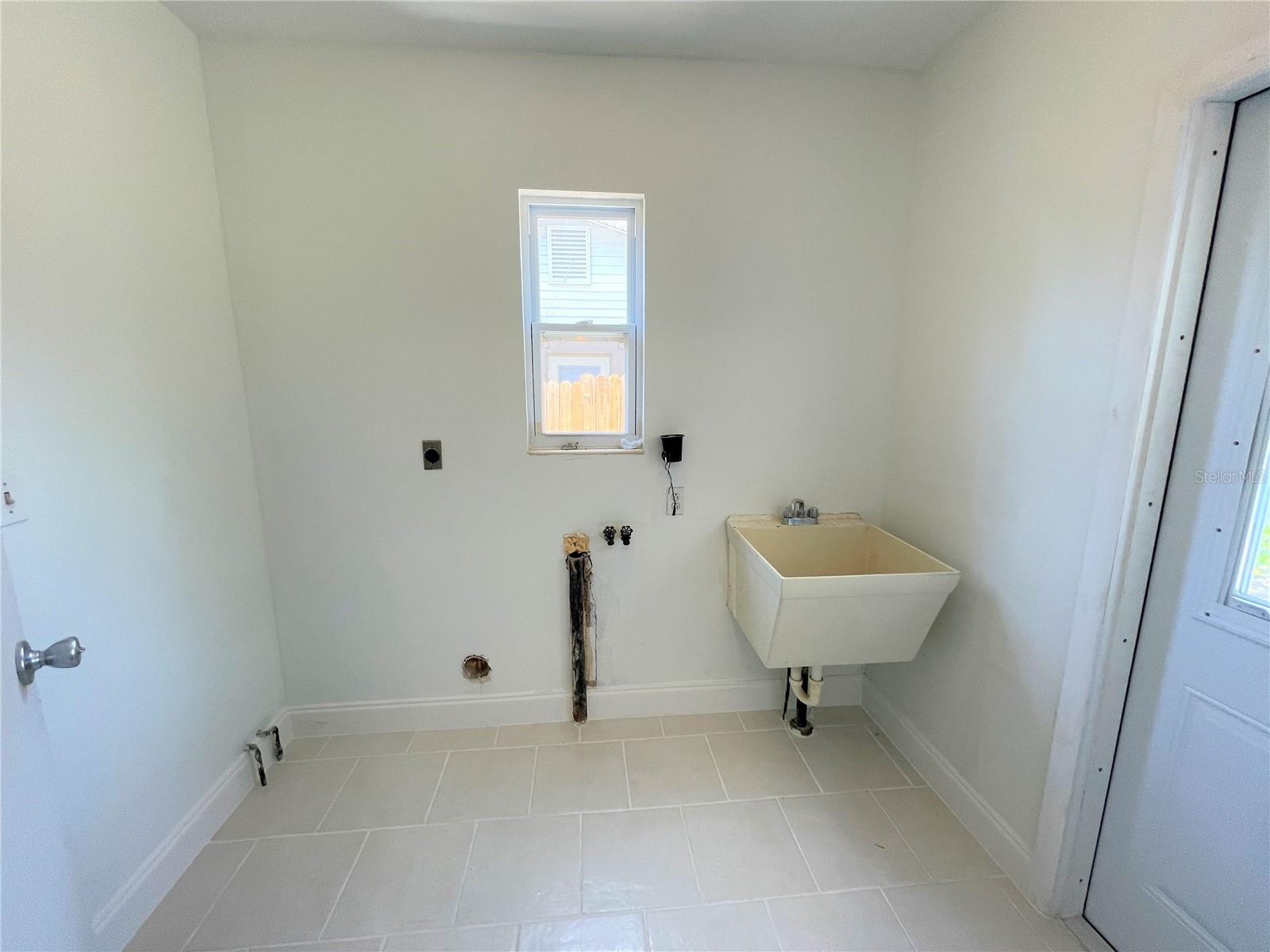 9 JEFF RD — photo 12