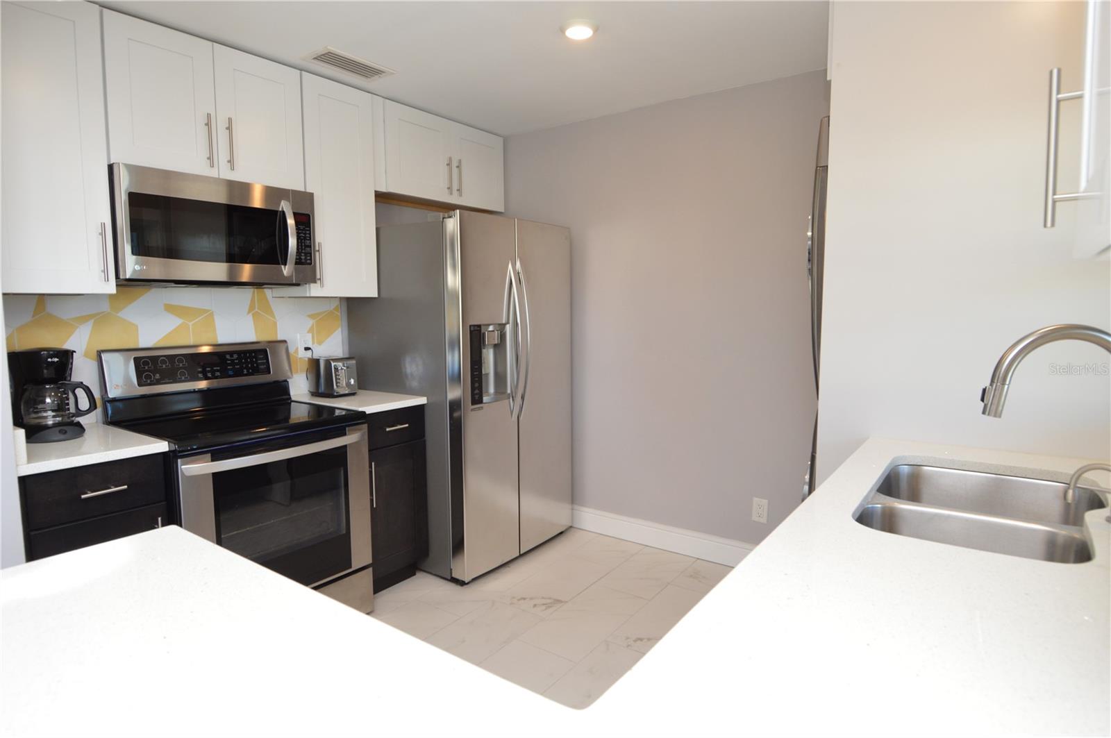 5245 COQUINA KEY DR SE #D — photo 10