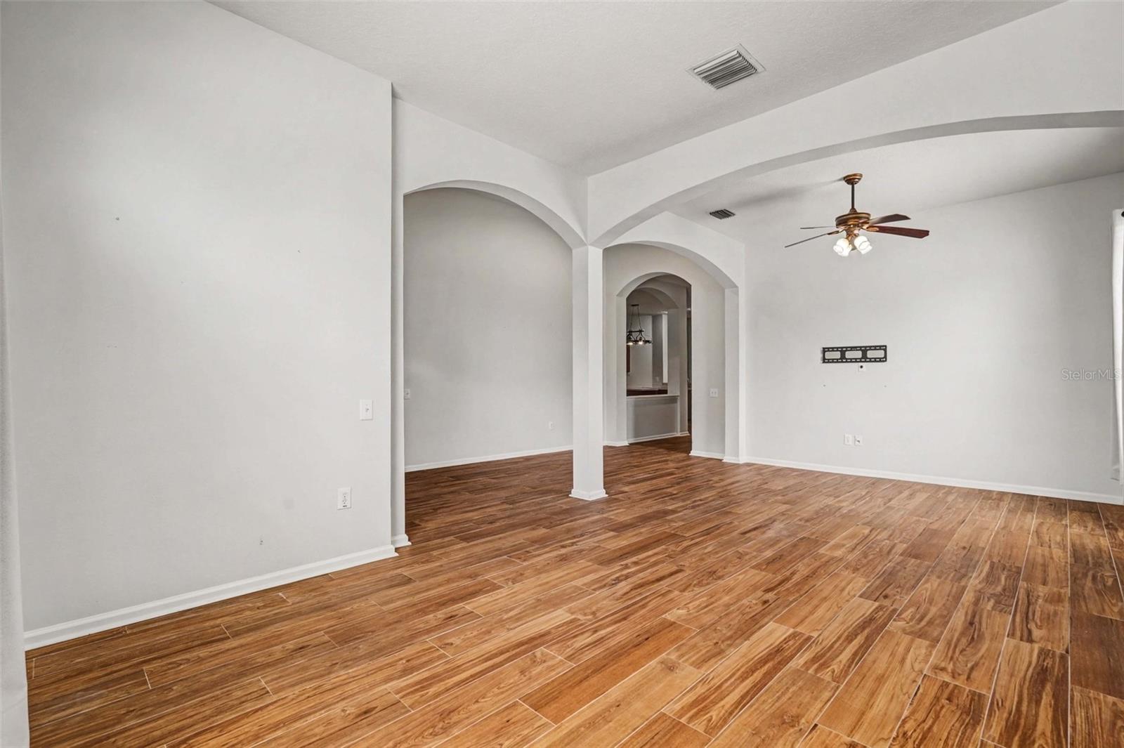 20835 RIVERFOREST DR — photo 10