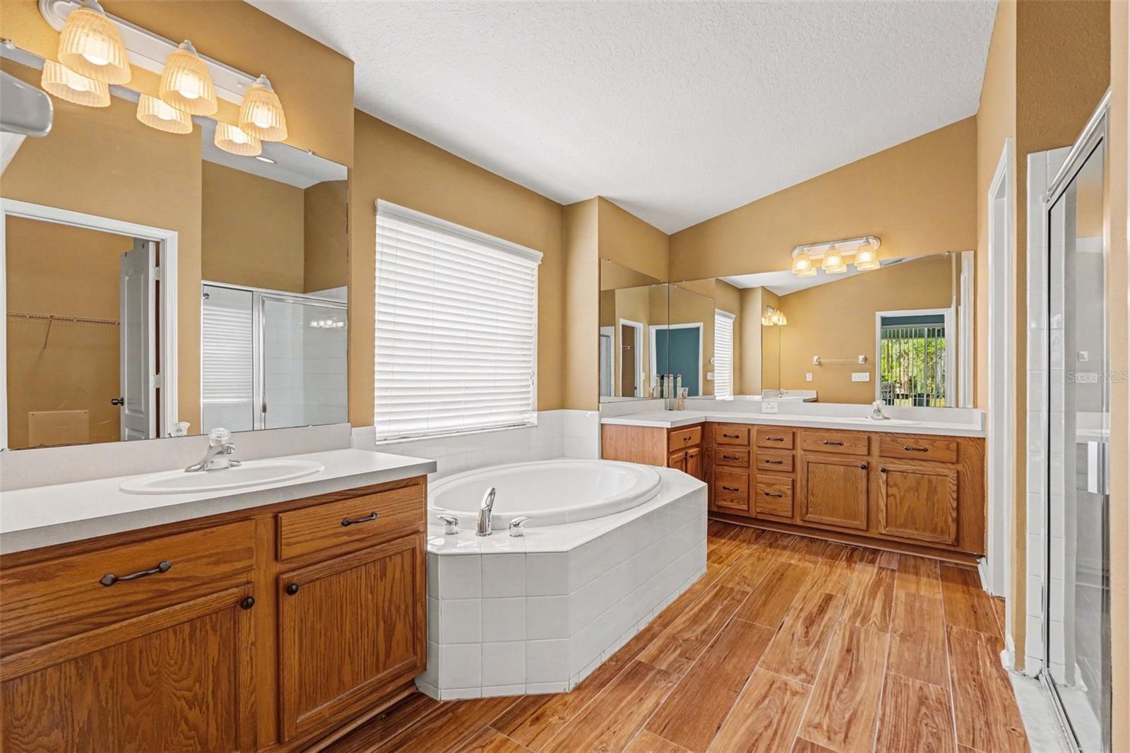 20835 RIVERFOREST DR — photo 27