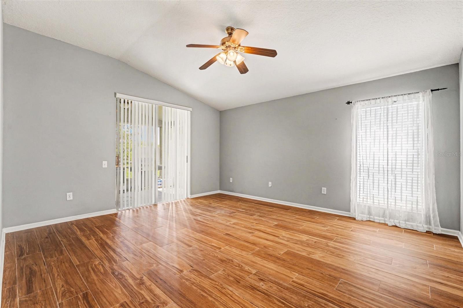 20835 RIVERFOREST DR — photo 23
