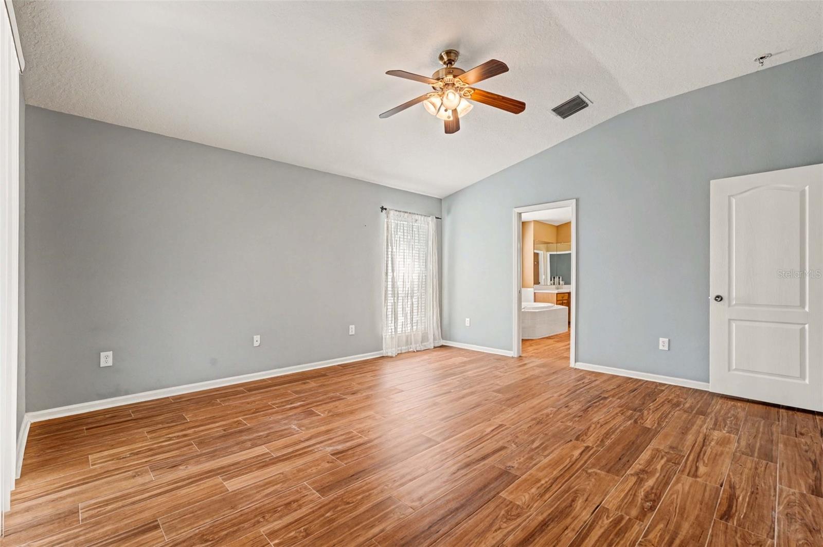 20835 RIVERFOREST DR — photo 26