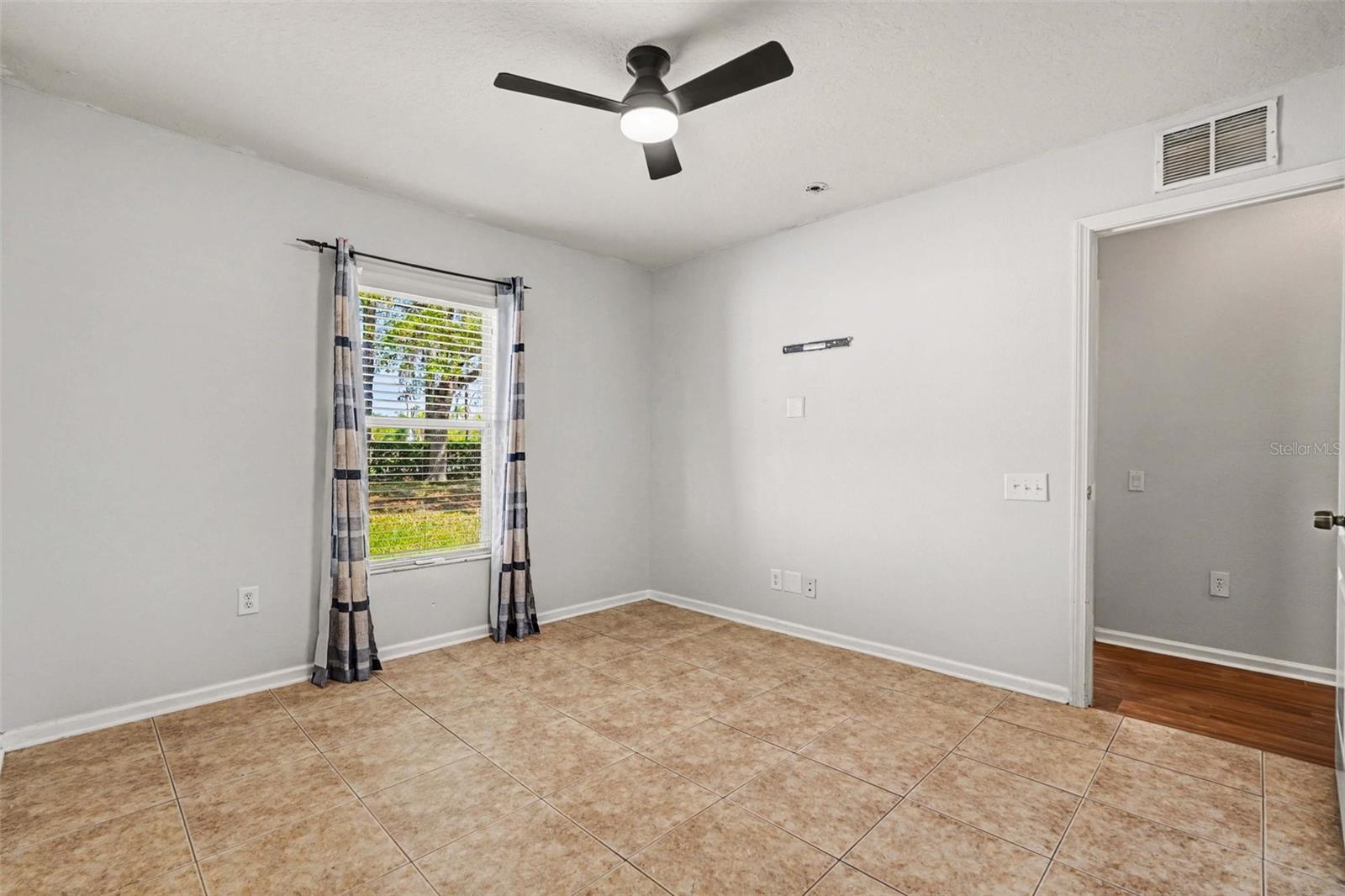 20835 RIVERFOREST DR — photo 33