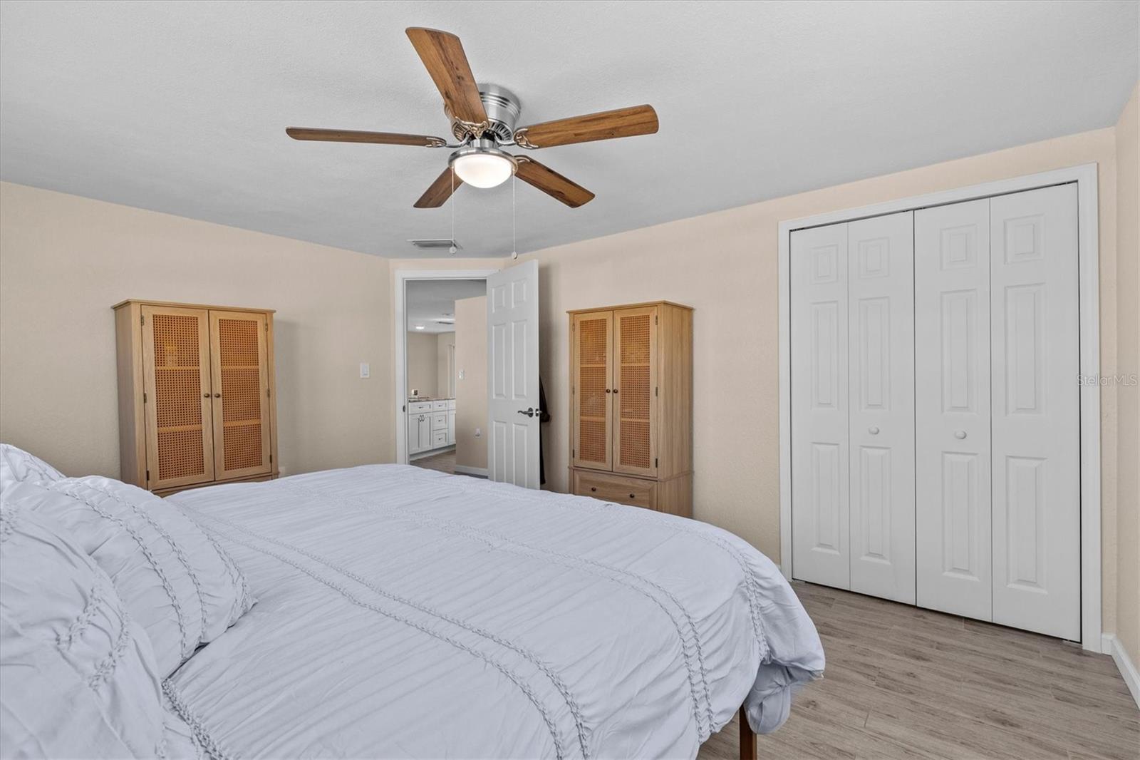 13604 MARIA DR — photo 31