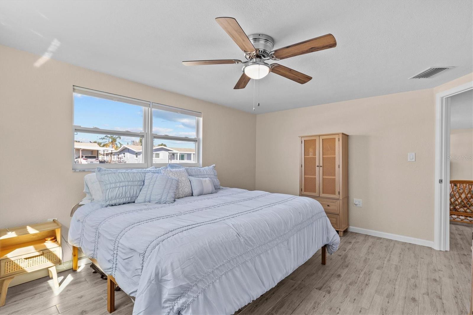 13604 MARIA DR — photo 30