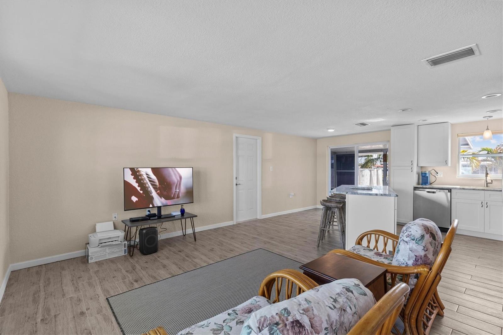 13604 MARIA DR — photo 20