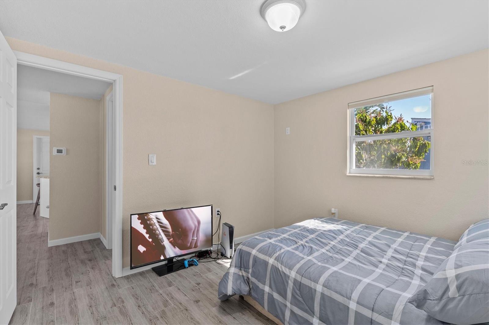 13604 MARIA DR — photo 34