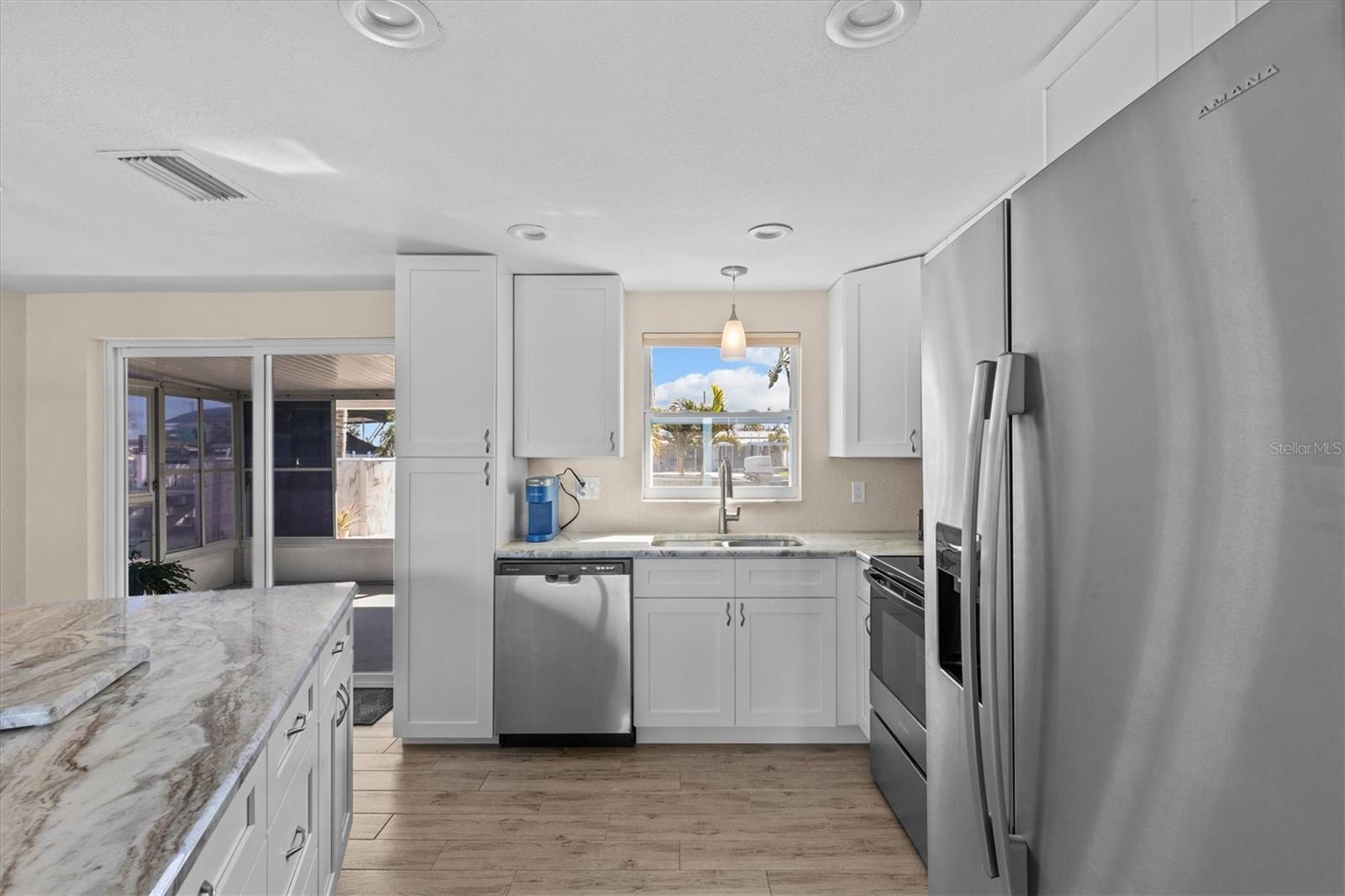 13604 MARIA DR — photo 28