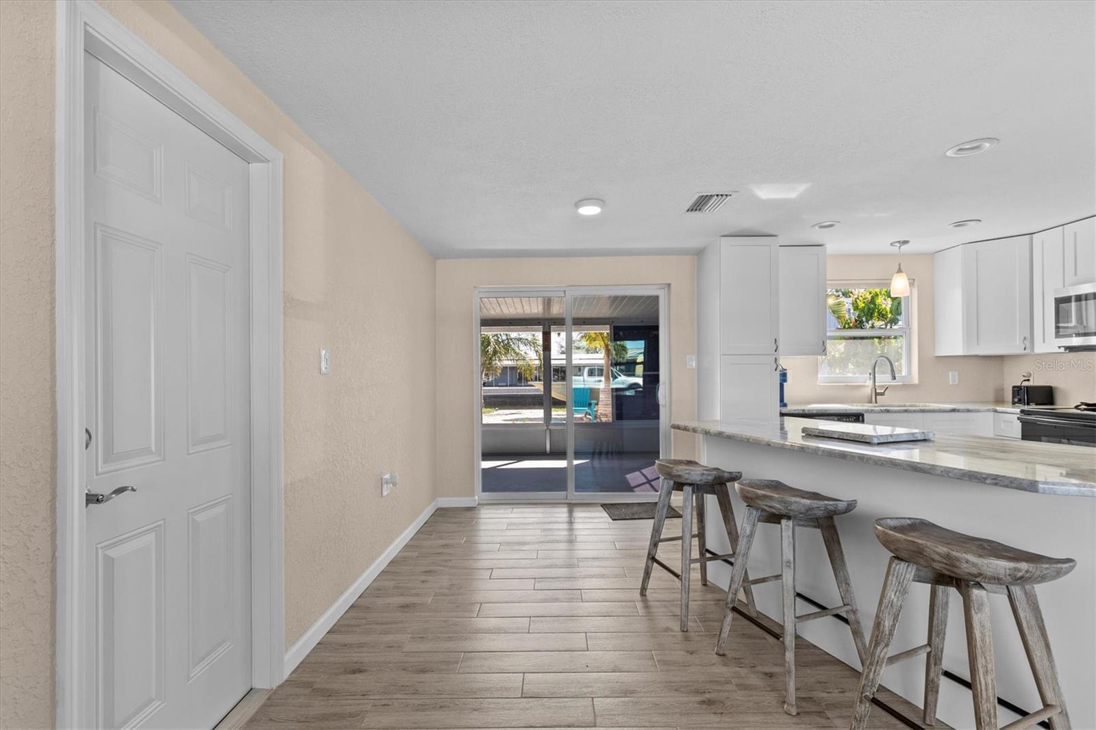 13604 MARIA DR — photo 24