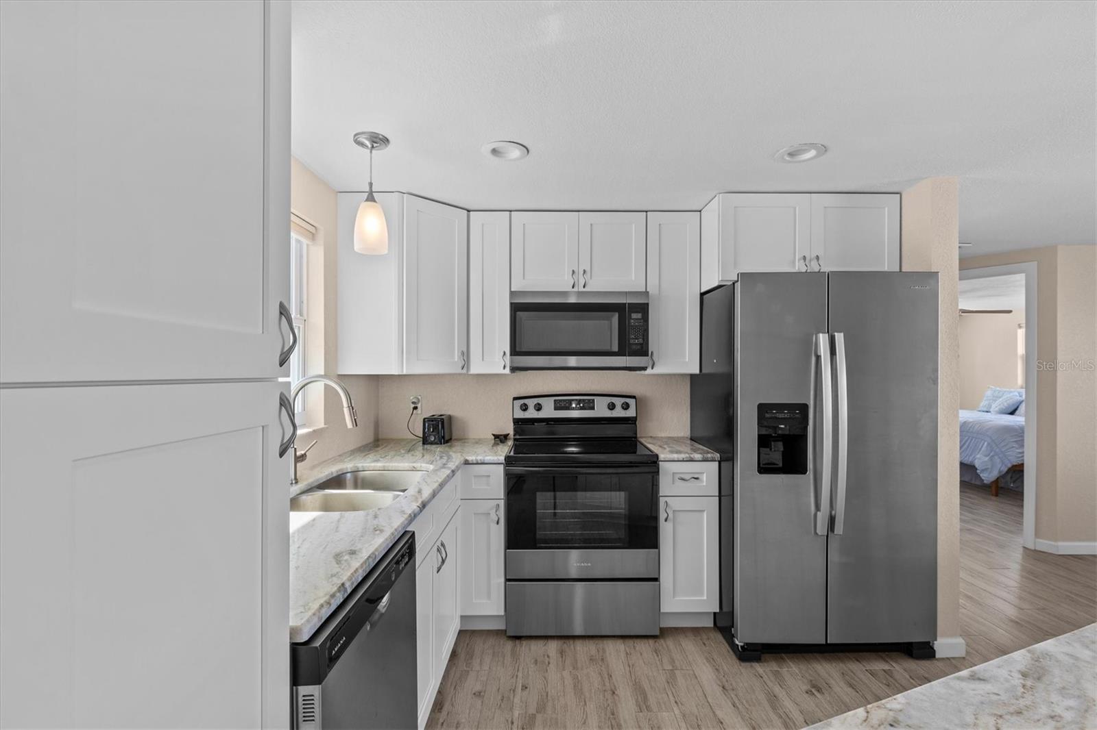 13604 MARIA DR — photo 26