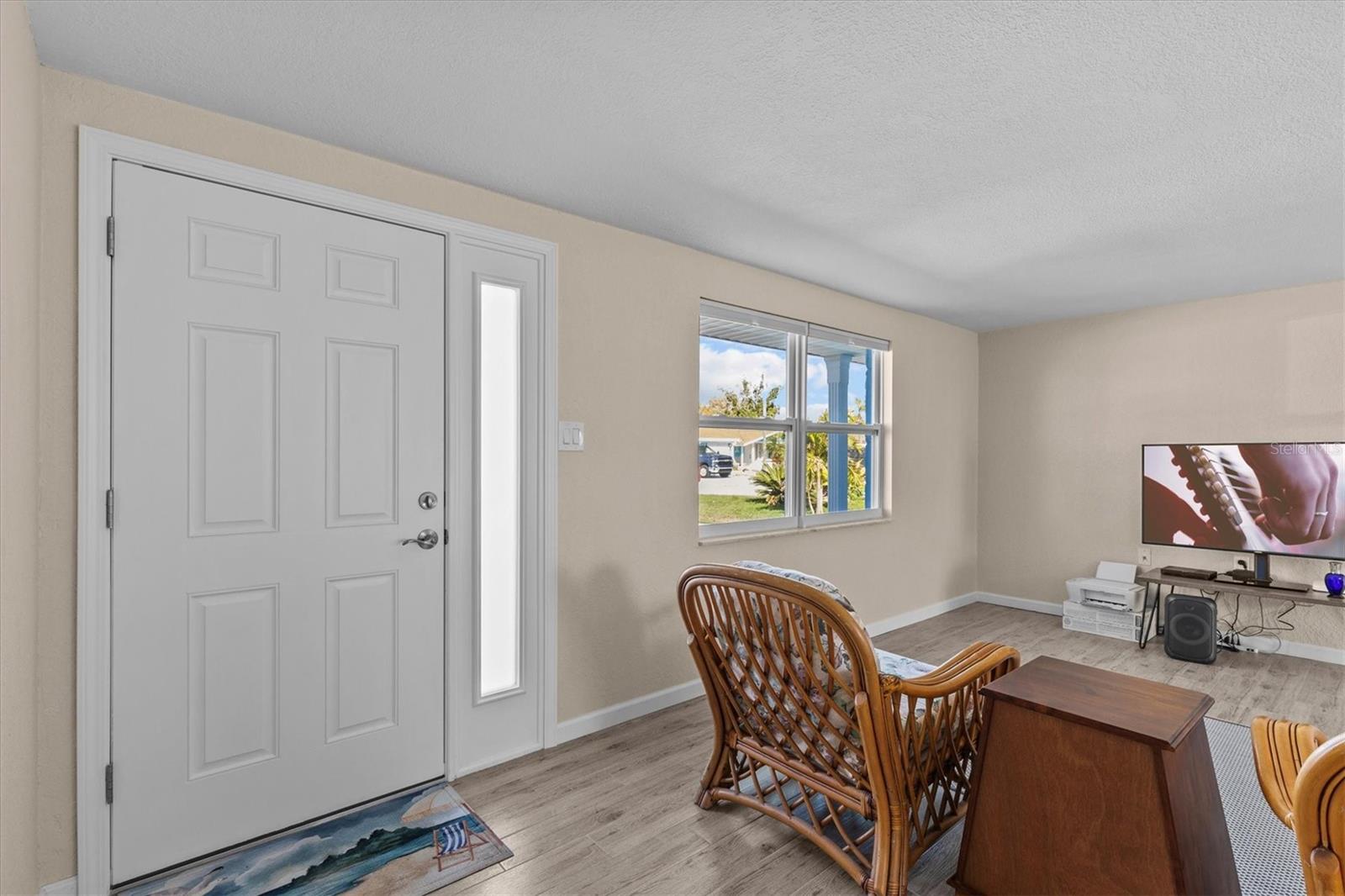 13604 MARIA DR — photo 19