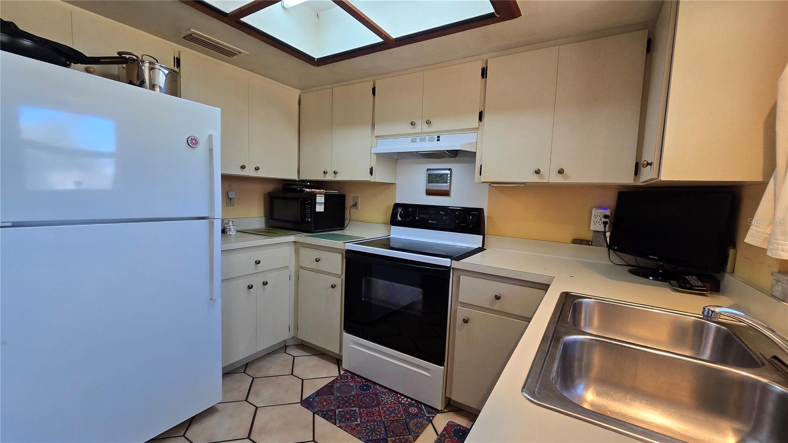 4628 ASHBERRY DR — photo 5