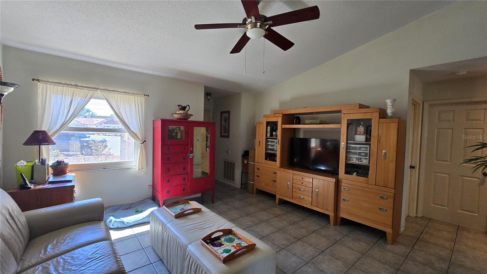 4628 ASHBERRY DR — photo 2