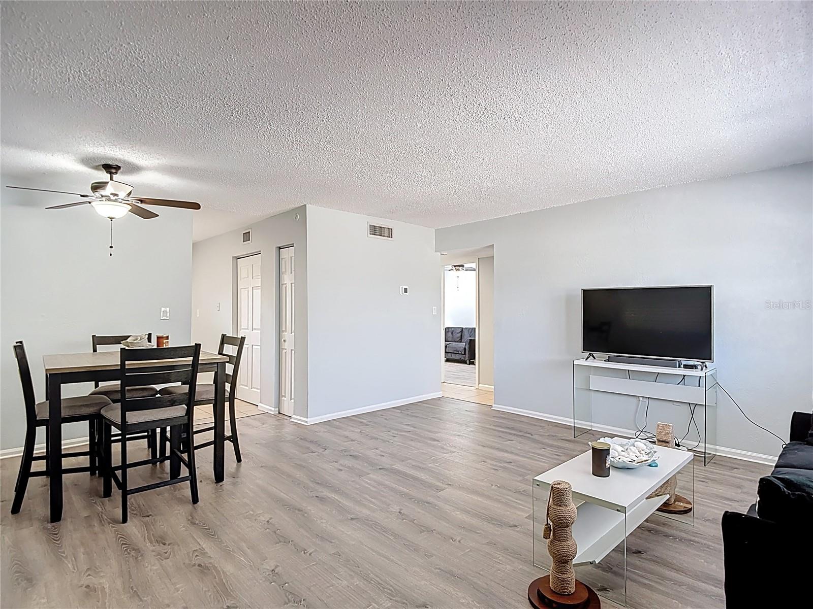 201 PINE VIOLET CT #201 — photo 2