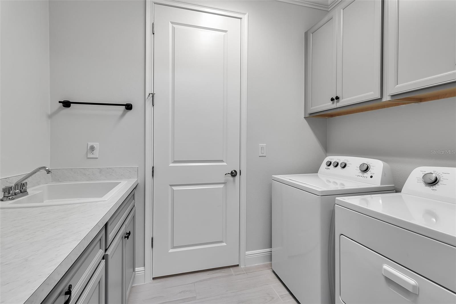 5649 LONG SHORE LOOP — photo 24
