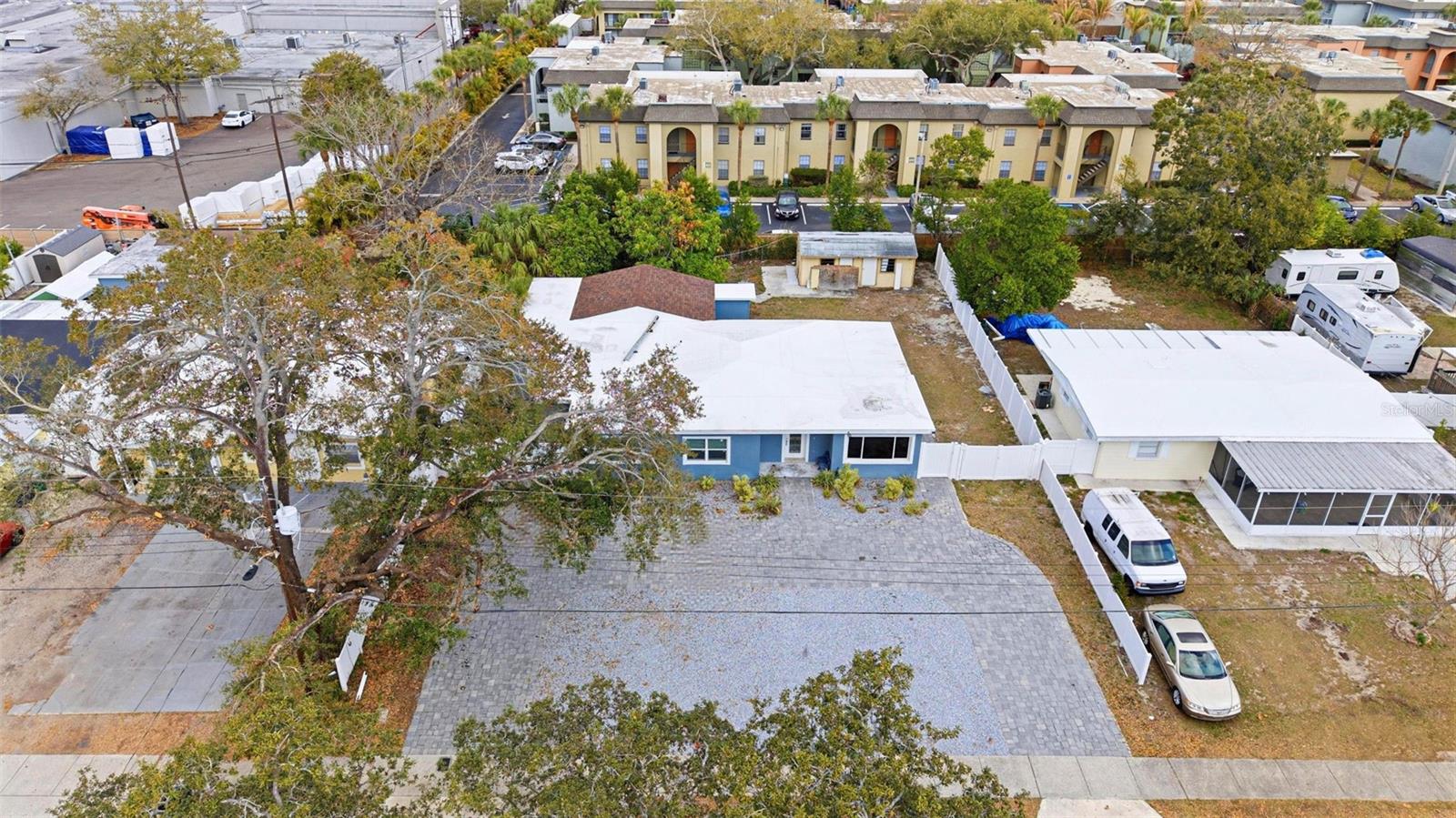2521 W CREST AVE — photo 62