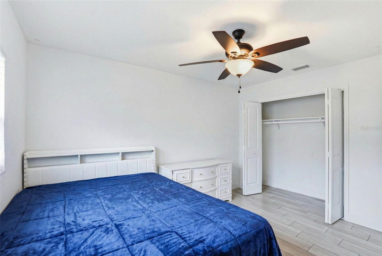 2521 W CREST AVE — photo 22