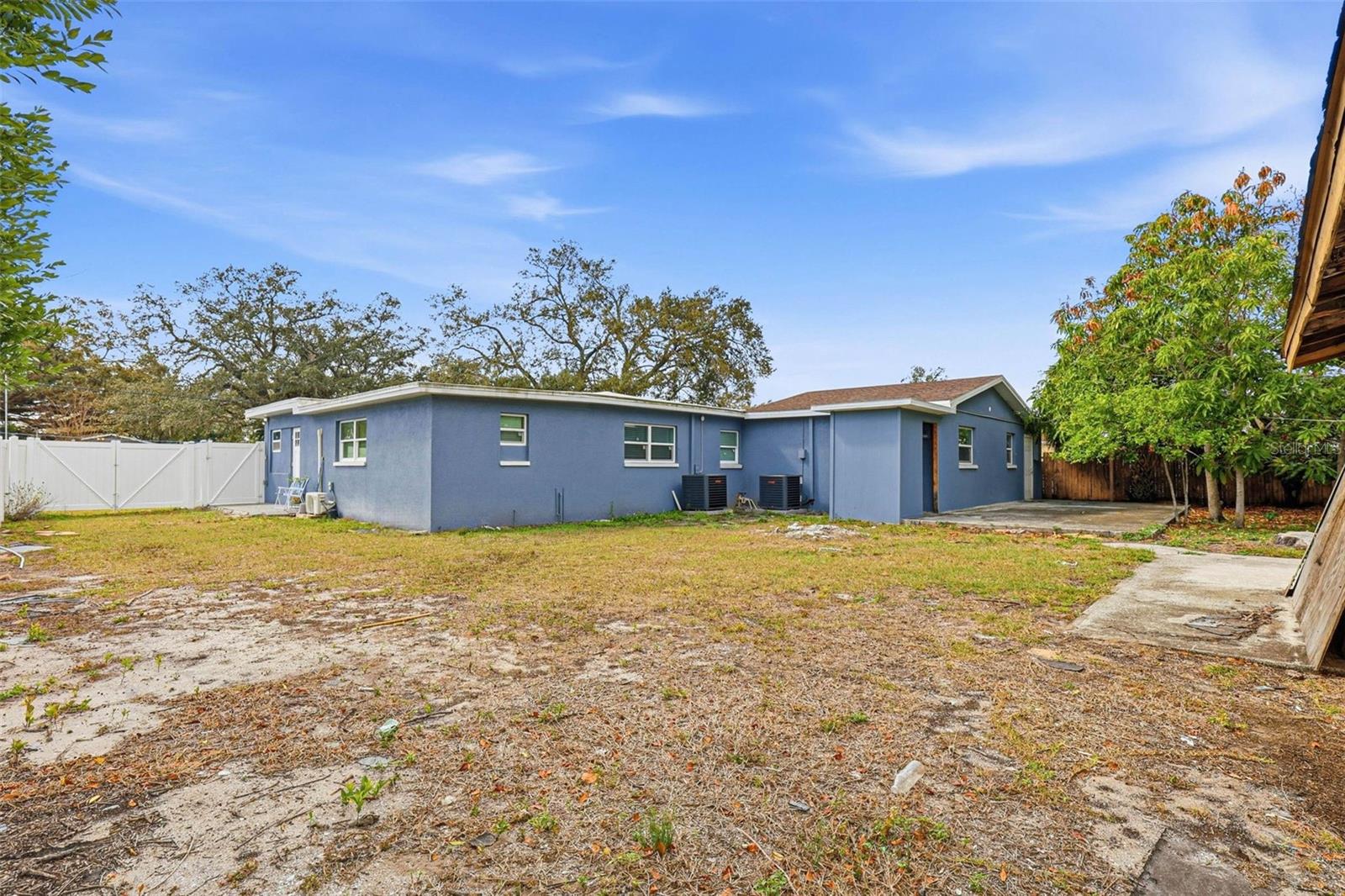 2521 W CREST AVE — photo 58