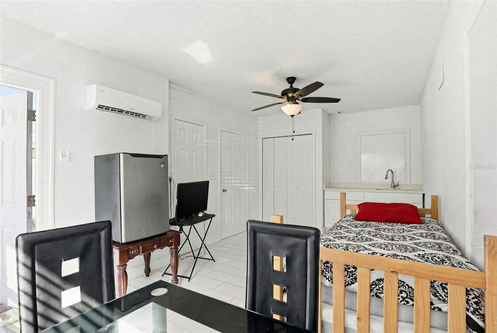 2521 W CREST AVE — photo 40