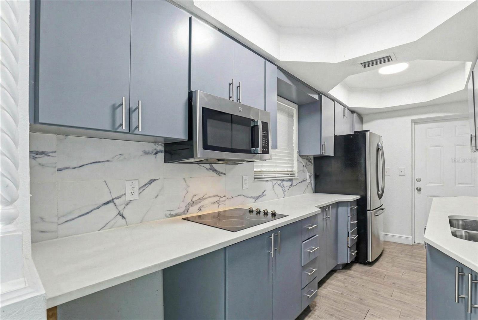 2521 W CREST AVE — photo 12