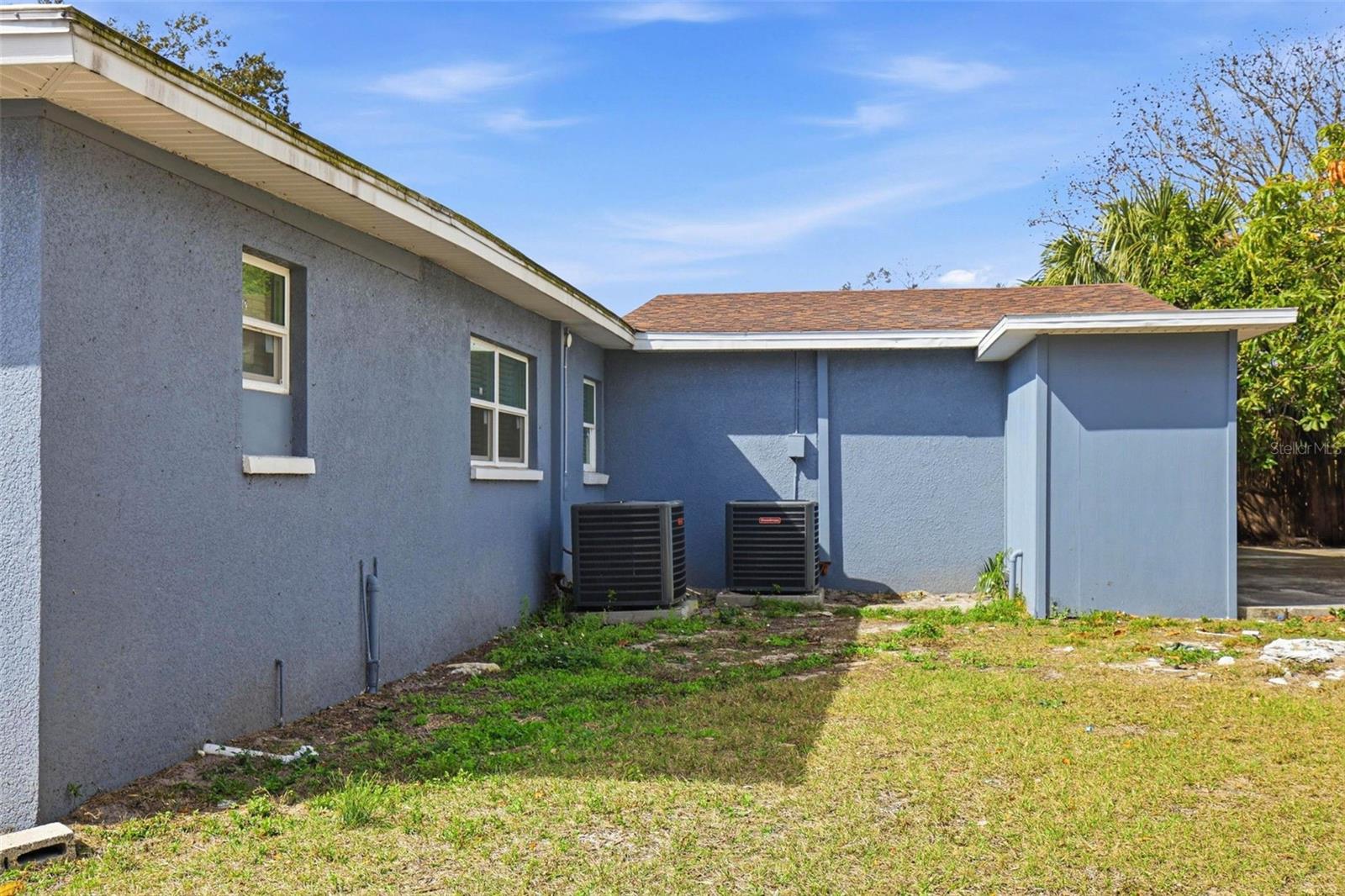 2521 W CREST AVE — photo 59