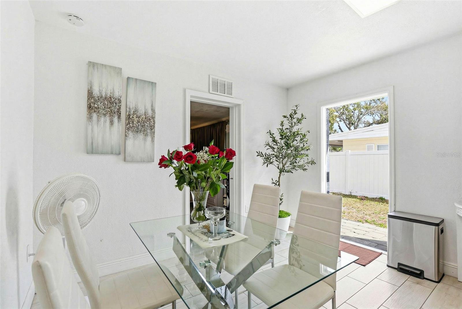 2521 W CREST AVE — photo 29