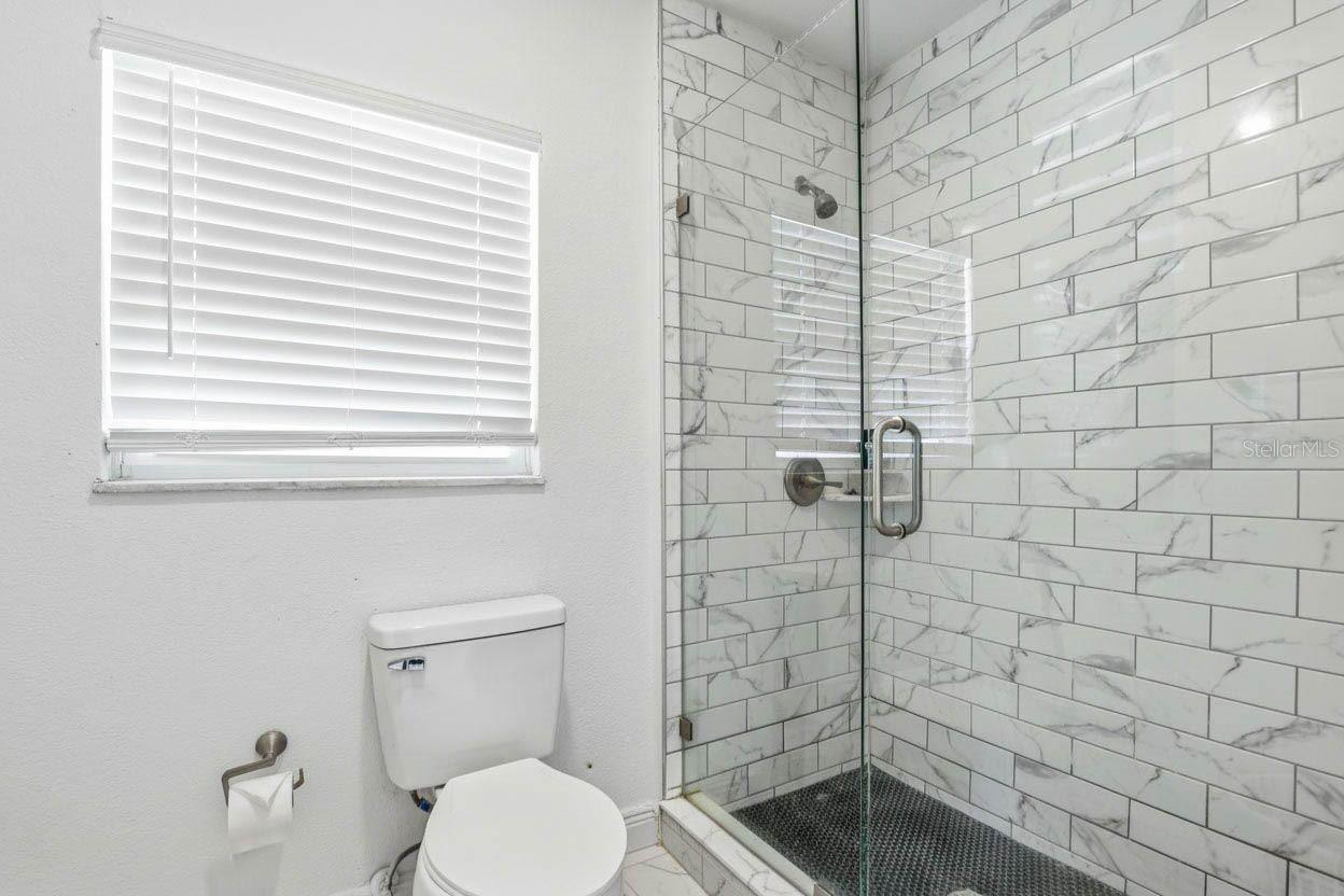 2521 W CREST AVE — photo 16