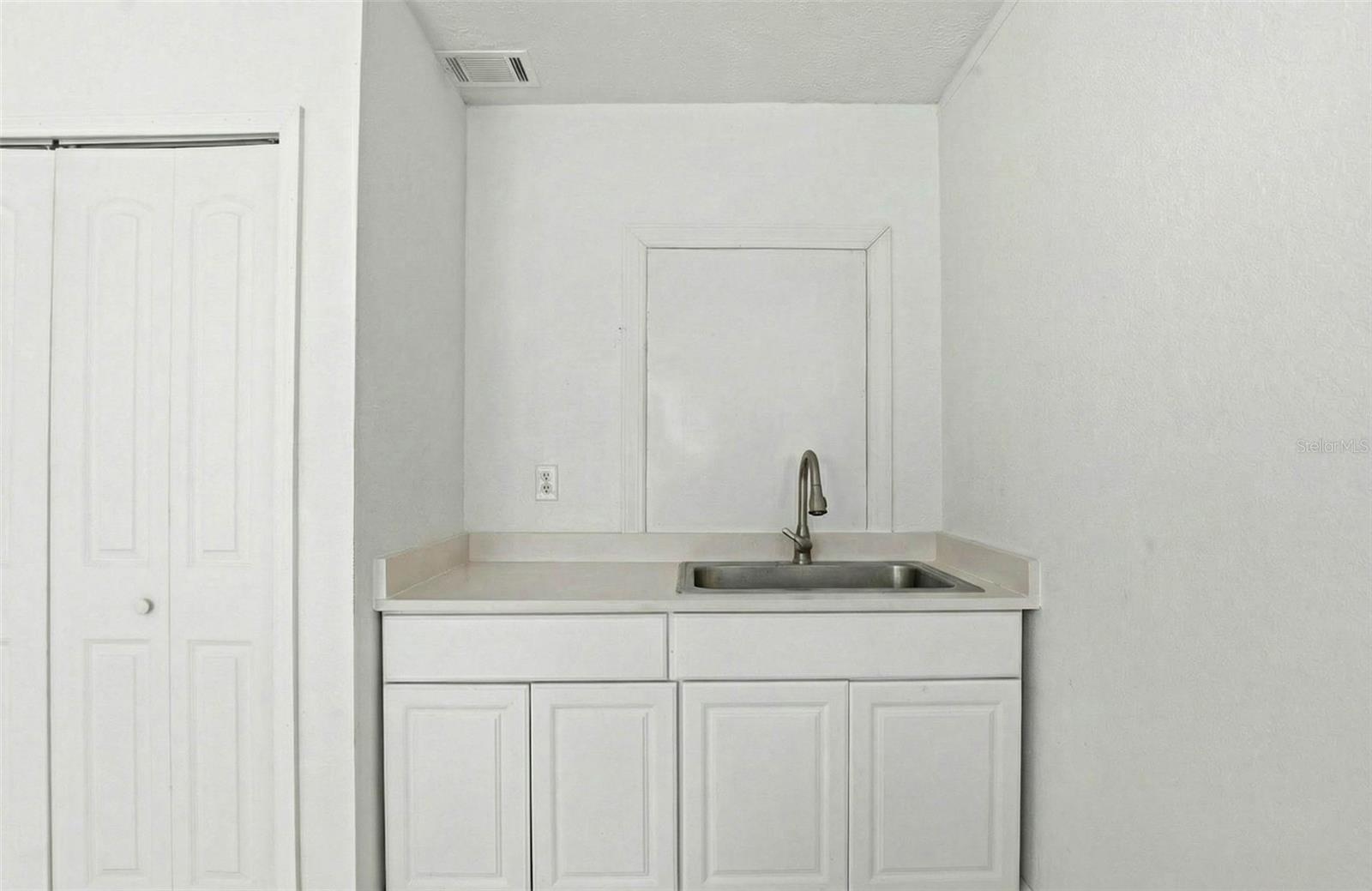 2521 W CREST AVE — photo 51