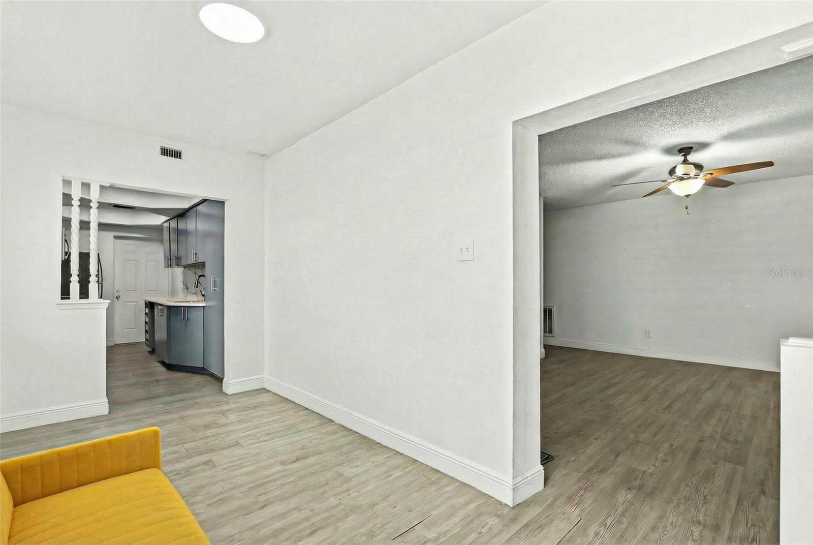 2521 W CREST AVE — photo 35