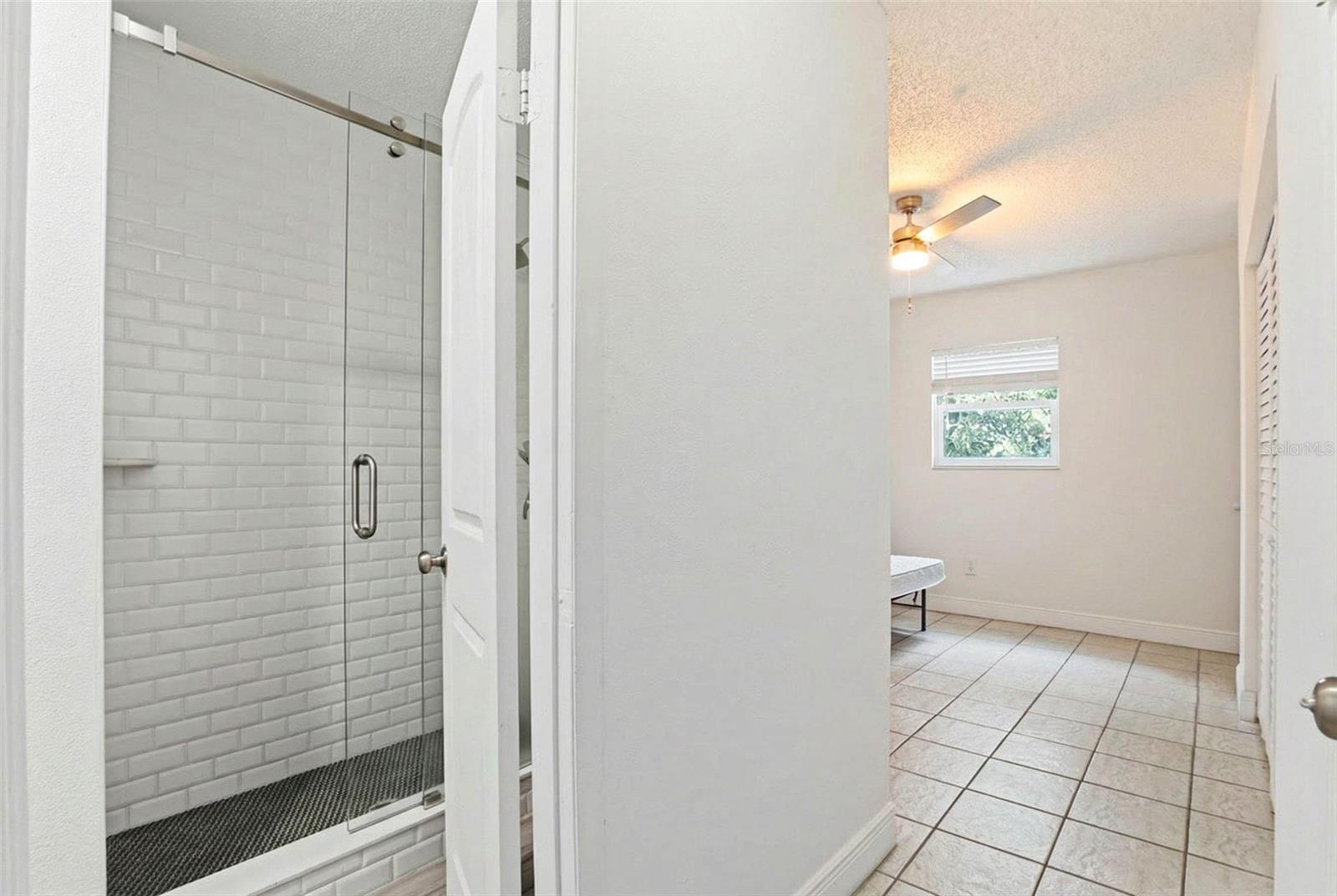 2521 W CREST AVE — photo 30