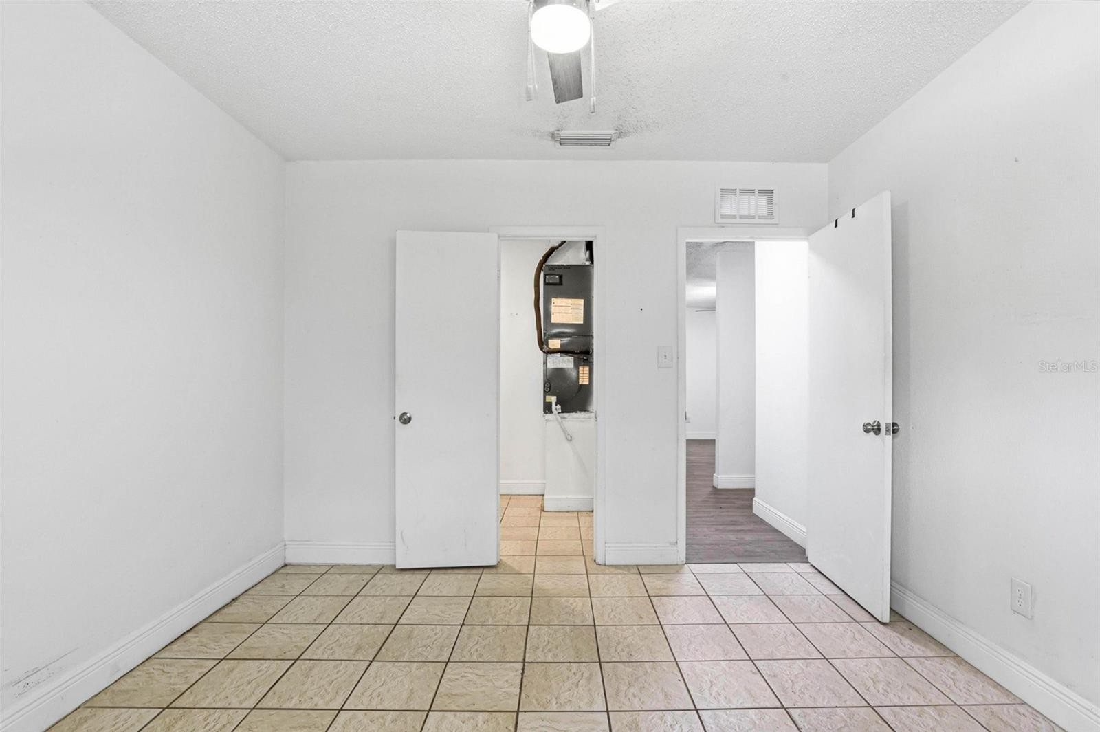 2521 W CREST AVE — photo 52