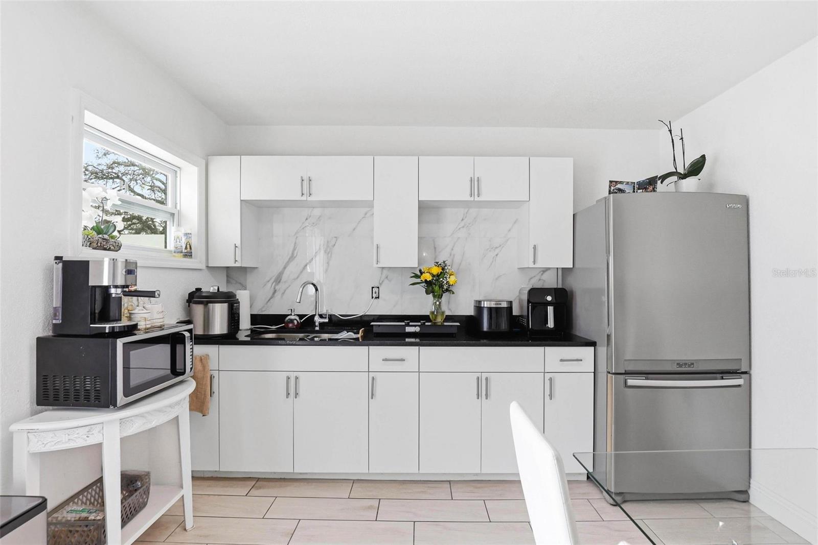 2521 W CREST AVE — photo 15